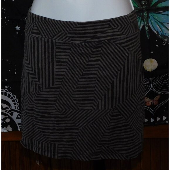 Xhilaration Gothic Black And Grey Geometric Mini Skirt - Picture 3 of 3
